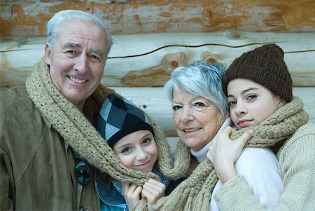 simsearch:696-03401677,k - Grandparents and grandchildren in winter clothes, portrait Stock Photo - Premium Royalty-Free, Code: 632-01380763