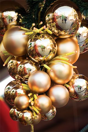simsearch:614-02241057,k - Golden Christmas ornaments Stock Photo - Premium Royalty-Free, Code: 632-03083530