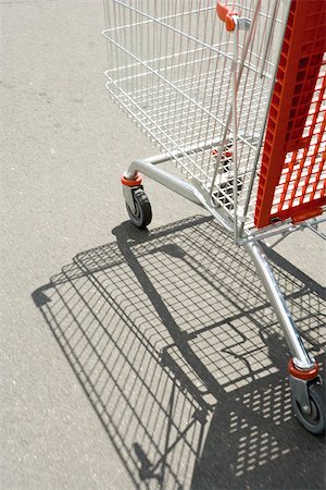 Shopping cart outdoors Stock Photo - Premium Royalty-Free, Code: 632-03193733