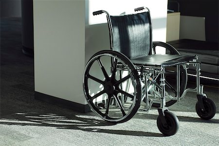 Wheelchair Foto de stock - Sin royalties Premium, Código: 632-03516473