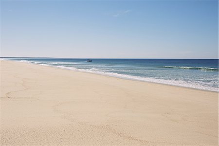 Tranquil beach Stock Photo - Premium Royalty-Free, Code: 633-08150949
