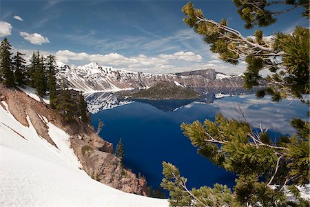 pacific northwest - Scenic view of Crater Lake National Park, Oregon, USA Stock Photo - Premium Royalty-Free, Code: 633-08482089