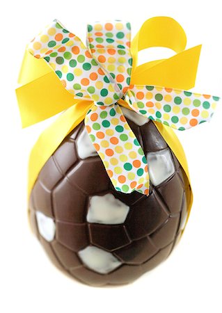 simsearch:6113-07790394,k - Chocolate egg Stock Photo - Premium Royalty-Free, Code: 633-01274858