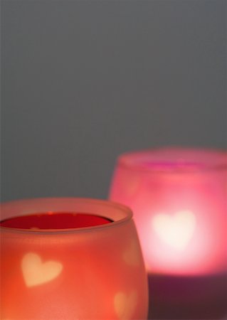 Candles lit in candle holders Foto de stock - Sin royalties Premium, Código: 633-01273374