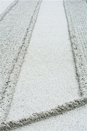 simsearch:633-01715488,k - Patterns raked in gravel, close-up Stock Photo - Premium Royalty-Free, Code: 633-02044283