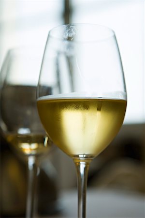 Glass of chilled white wine Stock Photo - Premium Royalty-Free, Code: 633-02417826