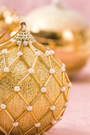 simsearch:633-02418107,k - Ornate golden Christmas ornament, close-up Stock Photo - Premium Royalty-Free, Code: 633-02418094