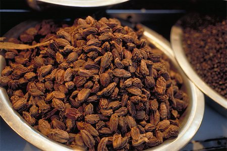 Black cardamom seeds Stock Photo - Premium Royalty-Free, Code: 633-02645488