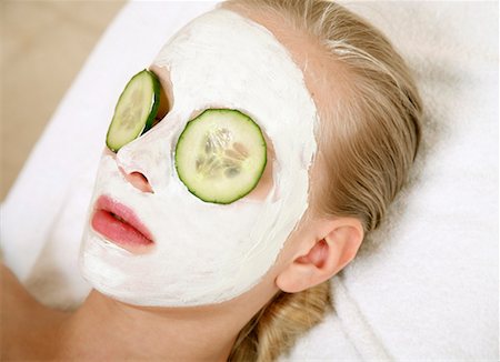 facial - Woman having a facial treatment in a spa Stock Photo - Premium Royalty-Free, Code: 644-01437087