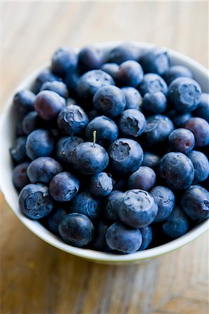Close up of bowl of blueberries Stock Photo - Premium Royalty-Free, Code: 649-05801051