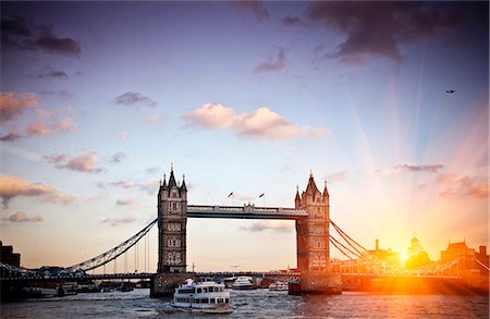 european river bridge - Tower Bridge in London Stock Photo - Premium Royalty-Free, Code: 649-05951143