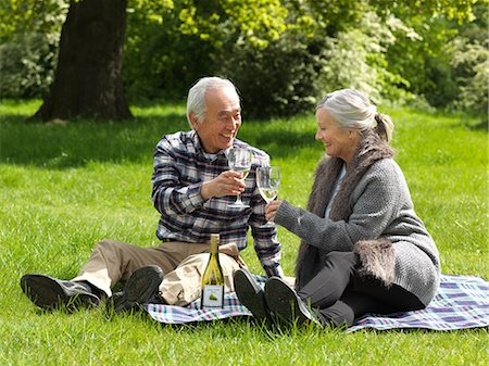 simsearch:6113-07242109,k - Older couple toasting each other Stock Photo - Premium Royalty-Free, Code: 649-06164547