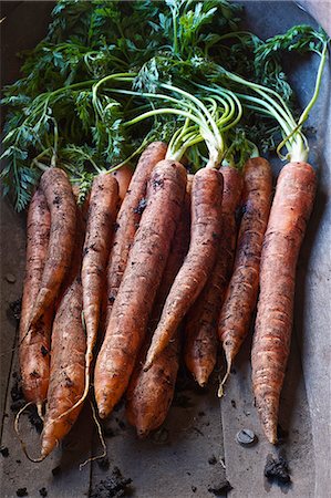 fagots - Basket of fresh carrots Foto de stock - Sin royalties Premium, Código: 649-06165119