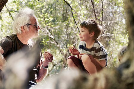 summer hike - Father and his sons playing in the forest Stock Photo - Premium Royalty-Free, Code: 649-06305347