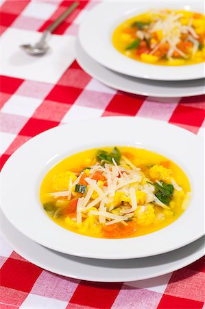 simsearch:6115-07282767,k - Bowl of minestrone with cheese Stock Photo - Premium Royalty-Free, Code: 649-06400766