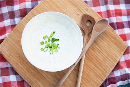 dip - Bowl of soup with green onions Stock Photo - Premium Royalty-Free, Code: 649-06432639