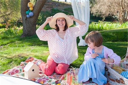 picnic family - Mother and daughter having picnic Stock Photo - Premium Royalty-Free, Code: 649-06489027