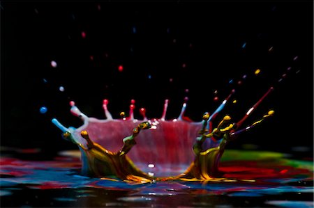 drop painting splash - Close up of splash of paint Photographie de stock - Premium Libres de Droits, Code: 649-06489129