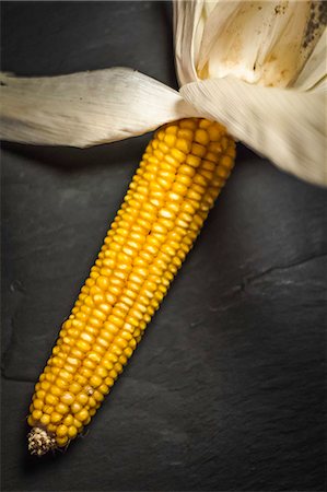 Close up of ear of corn Stock Photo - Premium Royalty-Free, Code: 649-06489667