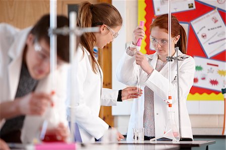 simsearch:649-07118434,k - Students working in chemistry lab Stock Photo - Premium Royalty-Free, Code: 649-06489940