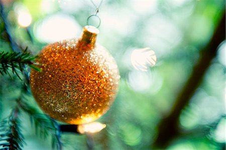 Close up of Christmas ornament Photographie de stock - Premium Libres de Droits, Code: 649-06622613