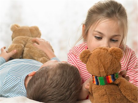 simsearch:649-06716505,k - Children with teddy bears indoors Stock Photo - Premium Royalty-Free, Code: 649-06716553
