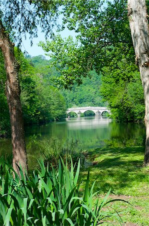 Medieval bridge on rural river, Tarn, France Stock Photo - Premium Royalty-Free, Code: 649-06717351