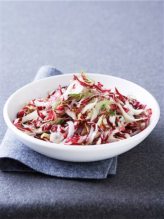 salad bowl - Radicchio slaw with walnut oil Stock Photo - Premium Royalty-Free, Code: 649-06812140