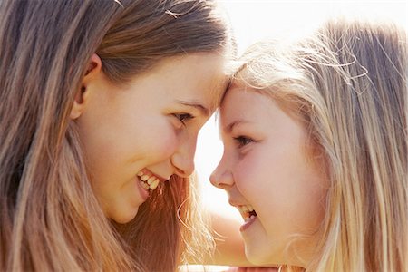 special - Children touching foreheads Stock Photo - Premium Royalty-Free, Code: 649-06844911