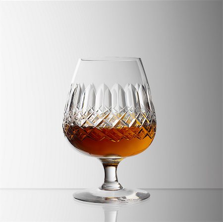 Glass of brandy Foto de stock - Sin royalties Premium, Código: 649-07065056