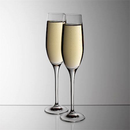 simsearch:649-07065069,k - Two glasses of Champagne Stock Photo - Premium Royalty-Free, Code: 649-07065067