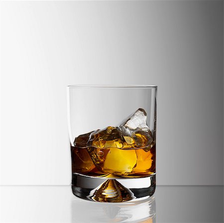 Whiskey on the rocks Stock Photo - Premium Royalty-Free, Code: 649-07065082