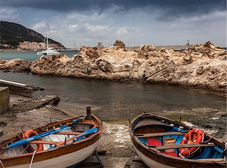 simsearch:649-07063397,k - Pair of fishing boats Marciana, Elba Island, Italy Foto de stock - Sin royalties Premium, Código: 649-07063394