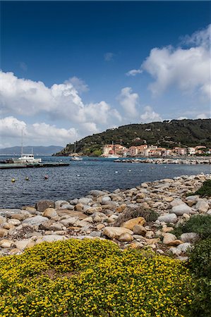 simsearch:649-07063397,k - View of Marciana town from shoreline, Elba Island, Italy Foto de stock - Sin royalties Premium, Código: 649-07063396