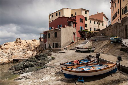 simsearch:649-07064003,k - Fishing boats Marciana, Elba Island, Italy Photographie de stock - Premium Libres de Droits, Code: 649-07063391