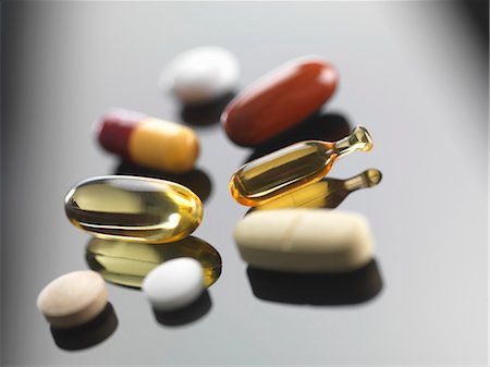 drugs - A selection of vitamins and herbal supplements Stock Photo - Premium Royalty-Free, Code: 649-07279766