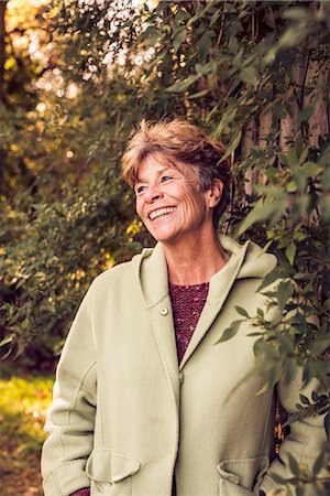 simsearch:649-07279678,k - Portrait of mature woman in garden Stock Photo - Premium Royalty-Free, Code: 649-07280591