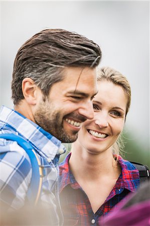 Portrait of couple smiling Foto de stock - Sin royalties Premium, Código: 649-07437340