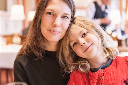simsearch:649-07805043,k - Portrait of mid adult woman and daughter in restaurant Stock Photo - Premium Royalty-Free, Code: 649-07596157