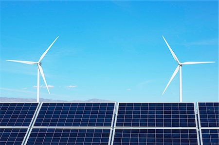 strom (energiequelle) - Photovoltaic solar panels and wind turbines, San Gorgonio Pass Wind Farm, Palm Springs, California, USA Stockbilder - Premium RF Lizenzfrei, Bildnummer: 649-07648211