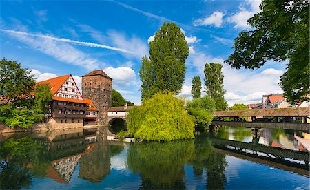 View of Henkersteg bridge and Pegnitz river, Nuremberg, Bavaria, Germany Stock Photo - Premium Royalty-Free, Code: 649-07761153