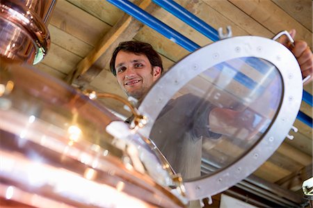 Male brewer working in brewhouse Stock Photo - Premium Royalty-Free, Code: 649-08004331