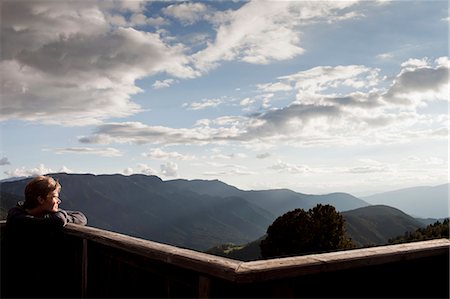 simsearch:614-06625125,k - Male hiker gazing at view from balcony, Plose, South Tyrol, Italy Stock Photo - Premium Royalty-Free, Code: 649-08060708