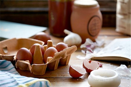 egg box - Eggs and salt on kitchen table Stock Photo - Premium Royalty-Free, Code: 649-08086750