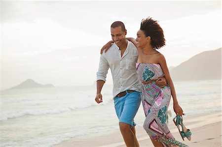 simsearch:649-07560084,k - Romantic couple strolling on beach, Rio De Janeiro, Brazil Stock Photo - Premium Royalty-Free, Code: 649-08125393