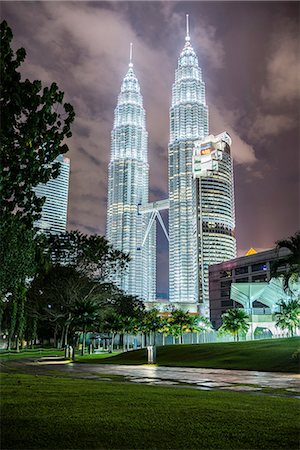 simsearch:841-06447202,k - Petronas Towers illuminated at night, Kuala Lumpur, Malaysia Stock Photo - Premium Royalty-Free, Code: 649-08180310