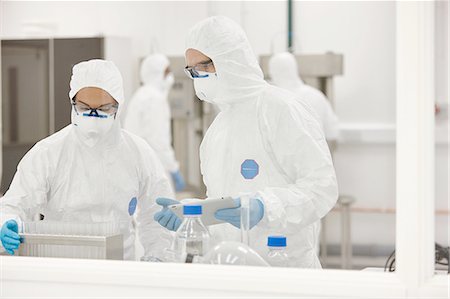 sterility - Scientists working in laboratory Stock Photo - Premium Royalty-Free, Code: 649-08327562