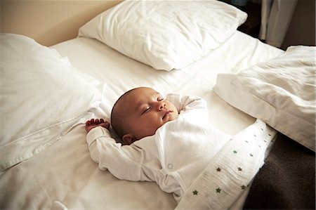 simsearch:649-07521015,k - Baby boy asleep in bed Stock Photo - Premium Royalty-Free, Code: 649-08564306