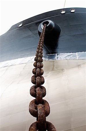dependable - Metal chain of ship, low angle Stock Photo - Premium Royalty-Free, Code: 649-08563892
