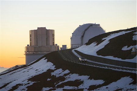 simsearch:6118-08521813,k - Observatory on snowy hillside Stock Photo - Premium Royalty-Free, Code: 649-08632513